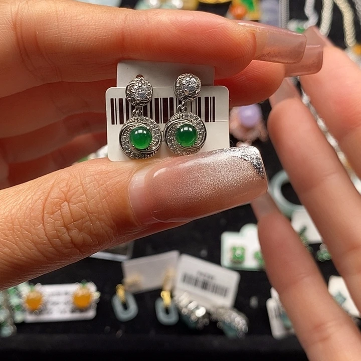 翡翠足银镶嵌耳饰