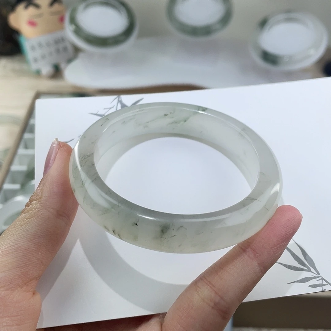 石英质玉（天山翠）未镶嵌手镯55.7圈口