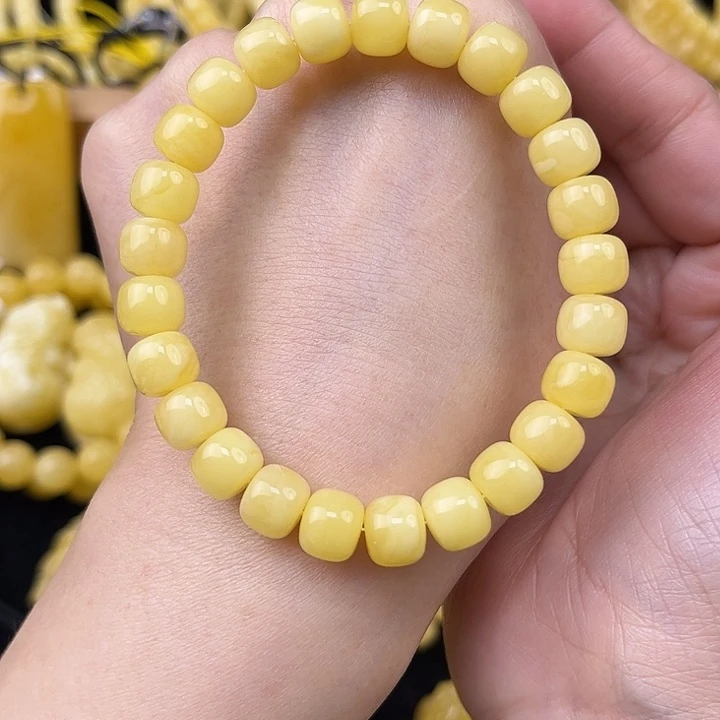 琥珀未镶嵌颈饰琥珀