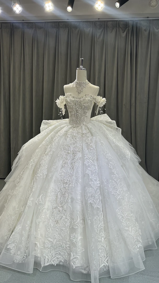 新款重工新娘子婚纱（齐地款，拖尾款）