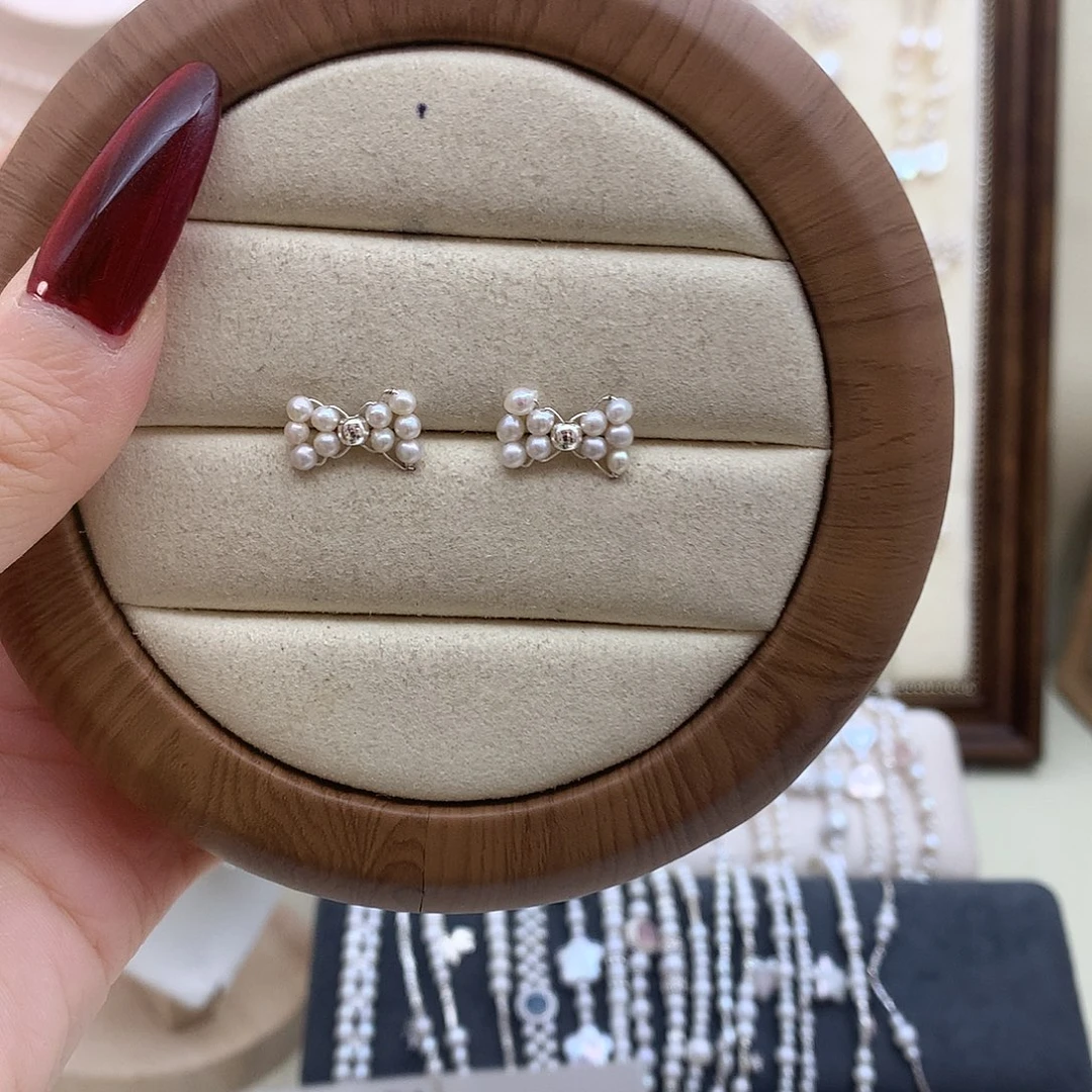 淡水珍珠耳饰未镶嵌