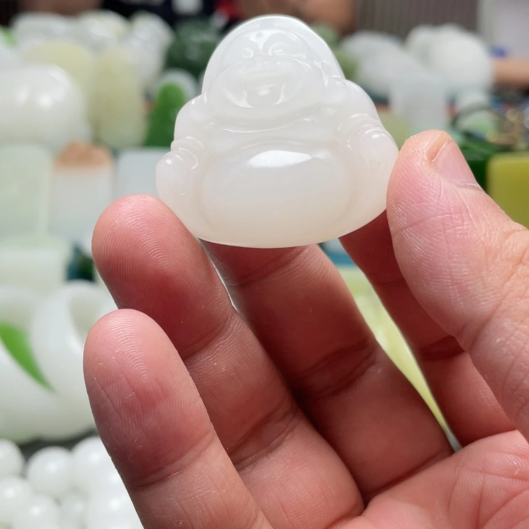 天然新疆羊脂白大肚佛吊坠牌油润细糯高端大气