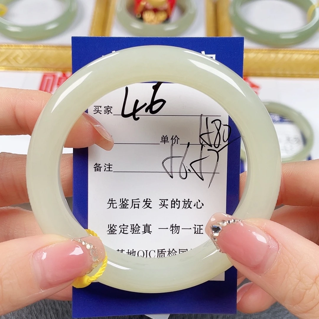 和田玉未镶嵌手镯