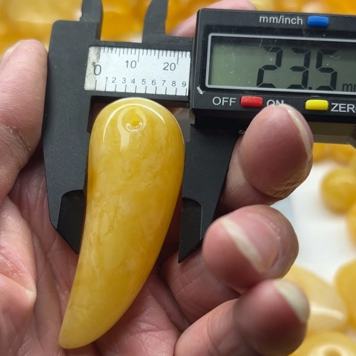 琥珀（矿物珀）未镶嵌裸石