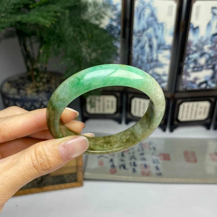 56.5老料复古黄加绿正圈手镯  有纹 天然翡翠A货手镯