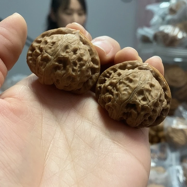 文玩核桃把件38桃心宫灯