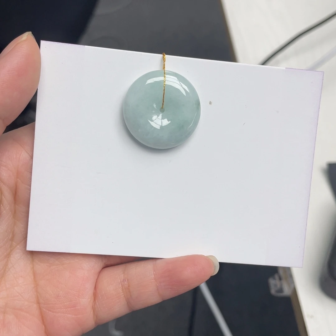 翡翠未镶嵌颈饰平安扣