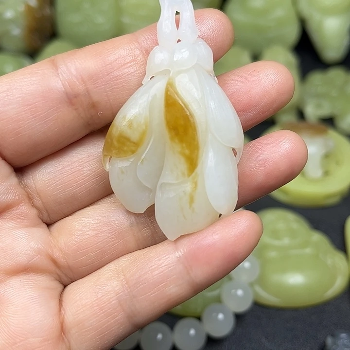 和田玉（糖玉）未镶嵌颈饰