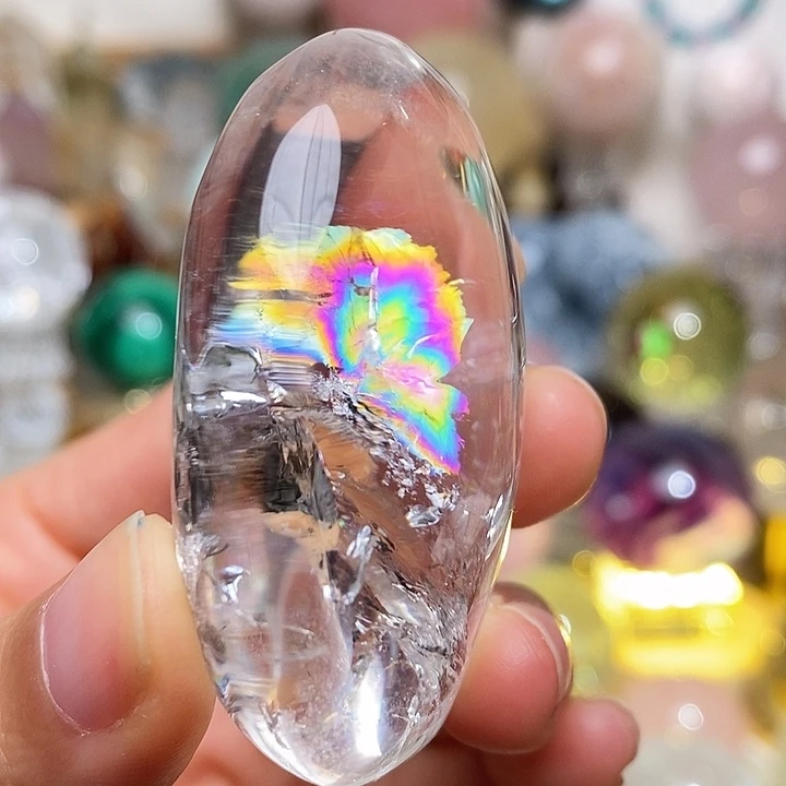 石材彩虹白水晶手握