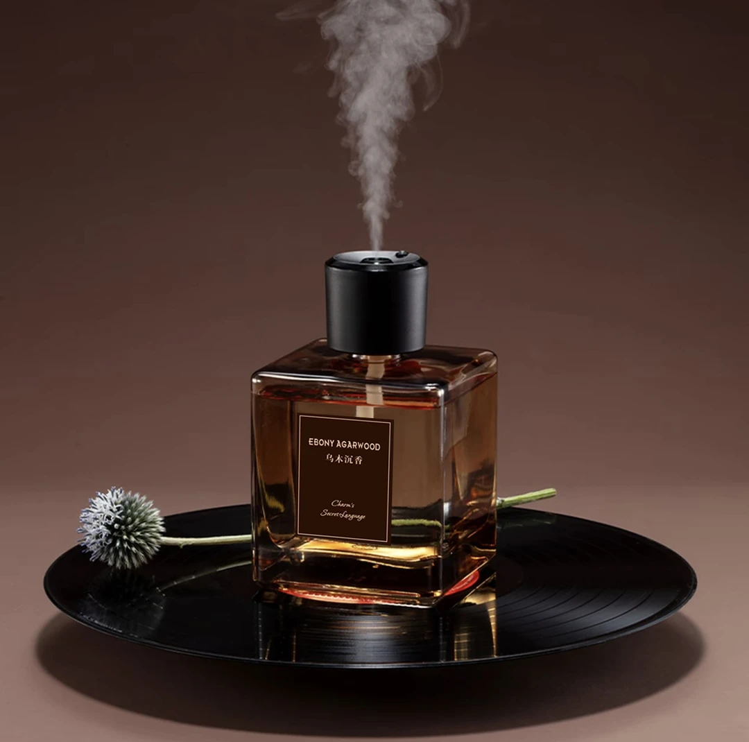 自动喷雾香薰机卧室持久留香家用香氛卫生间客厅适用礼物