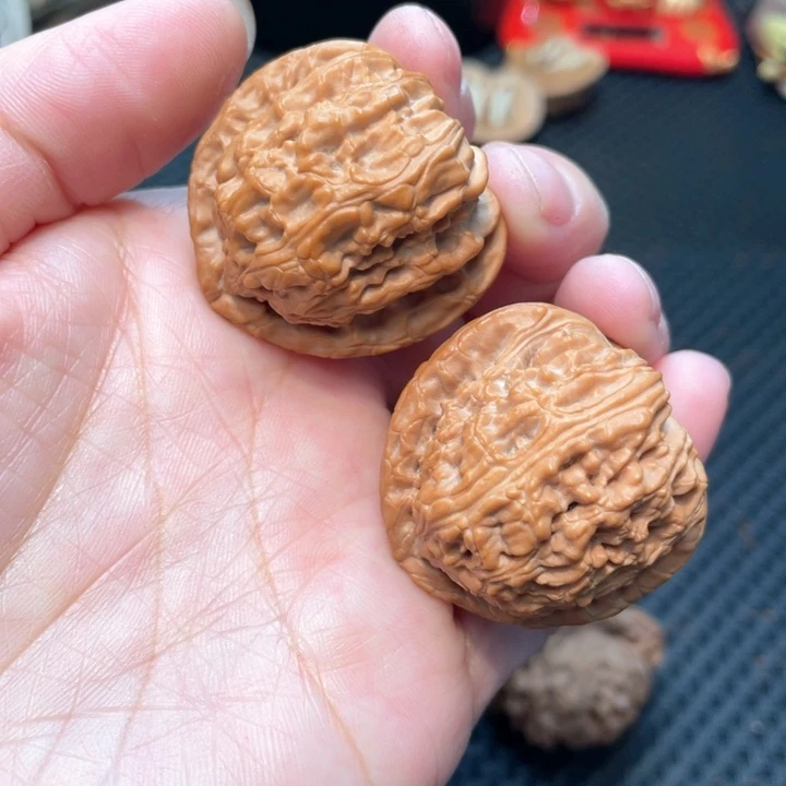 文玩核桃把件三角白狮子3.6全品