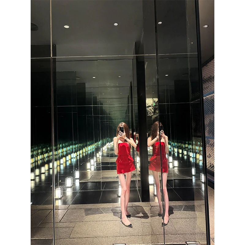 2025夏季新款性感辣妹风红色显白抹胸上衣女配高腰显瘦包臀短裙