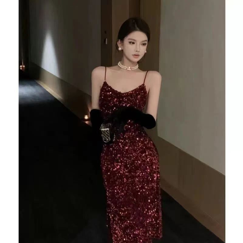 小众特色时尚修身吊带裙/买衣服免费清洗养护，支持以旧换新