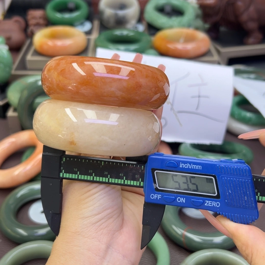 未镶嵌手镯石英岩玉