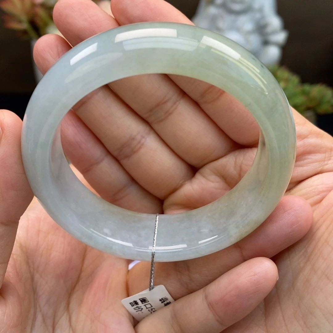 翡翠手镯未镶嵌天然