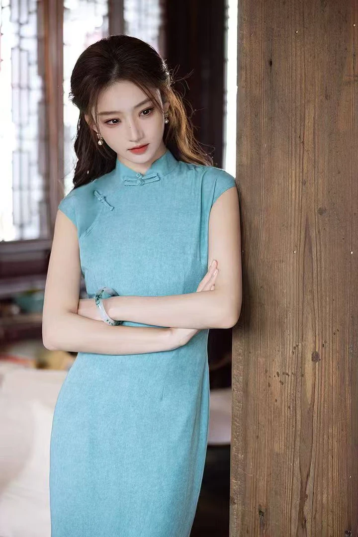 为伊【忆江南】新中式2025新款文艺清新气质修身日常蓝色长款旗袍夏