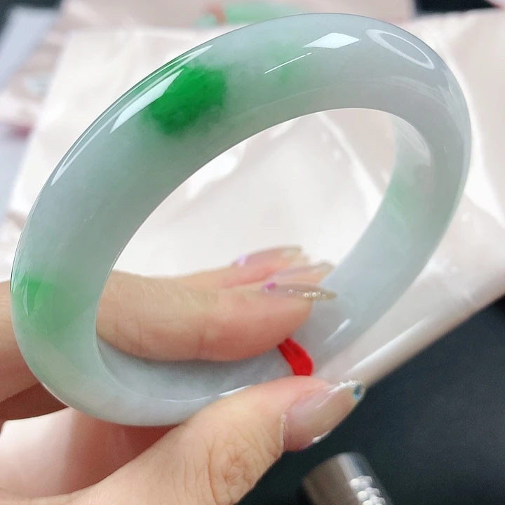 未镶嵌手镯翡翠，843