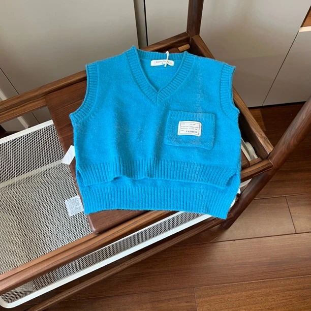 【编号I05】MY2111-06-儿童带标V领毛线背心蓝色-Sesamehoney