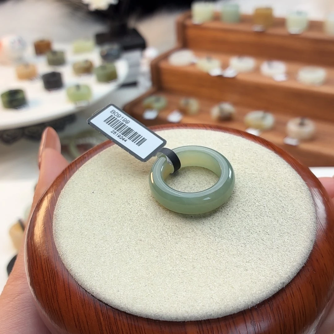 和田玉未镶嵌戒指蓝色轮胎18.03mmj26