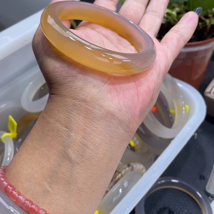 玛瑙/玉髓未镶嵌手镯