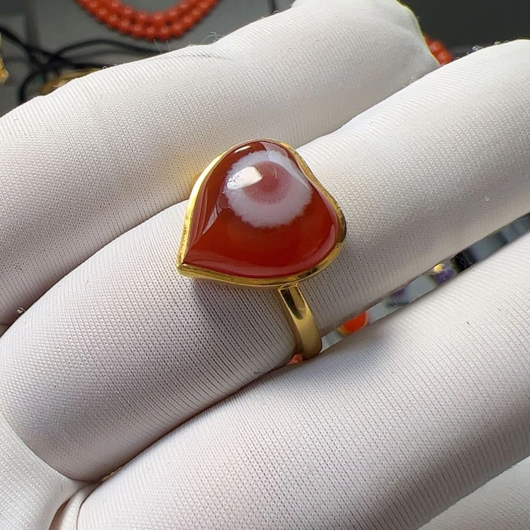 南红玛瑙18K金镶嵌精品心形戒指18K金镶嵌用****?