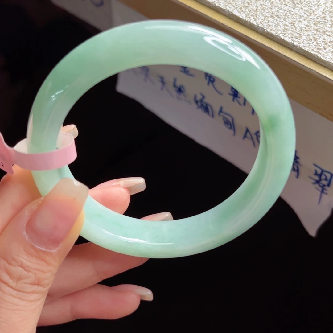 未镶嵌手镯翡翠手镯
