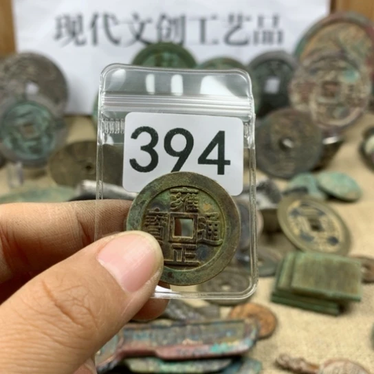 铜星***?现代文创工艺品