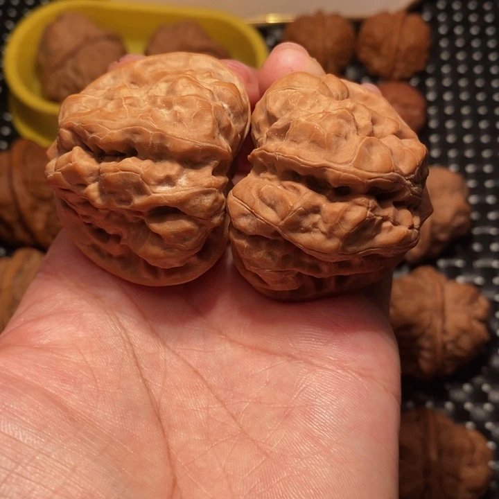 把件文玩核桃一线天四开背蛙王