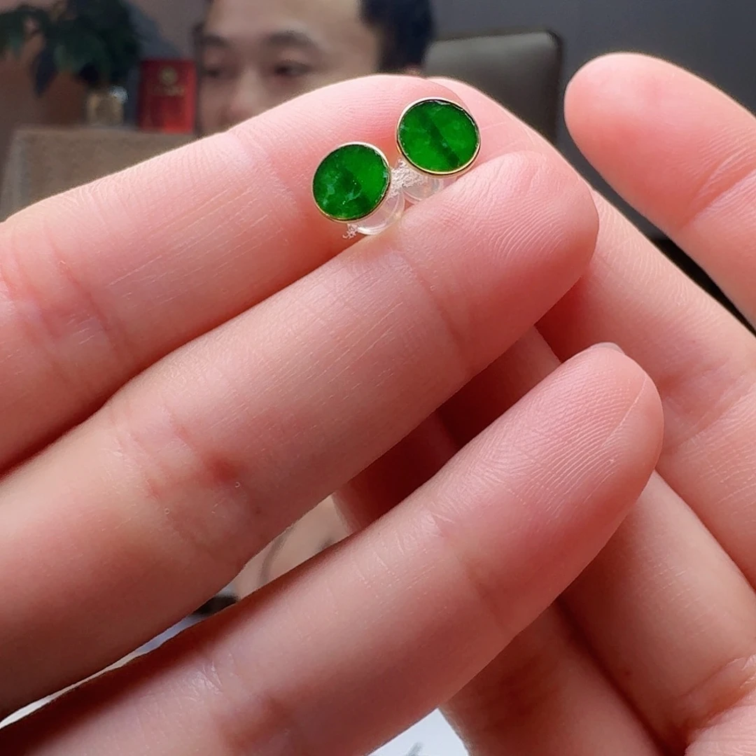 翡翠18K金镶嵌耳饰天然