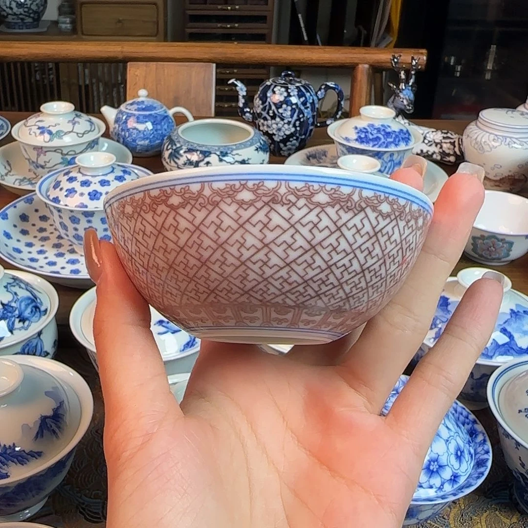 M***e重工瑜器釉里红卍字纹普洱杯手绘