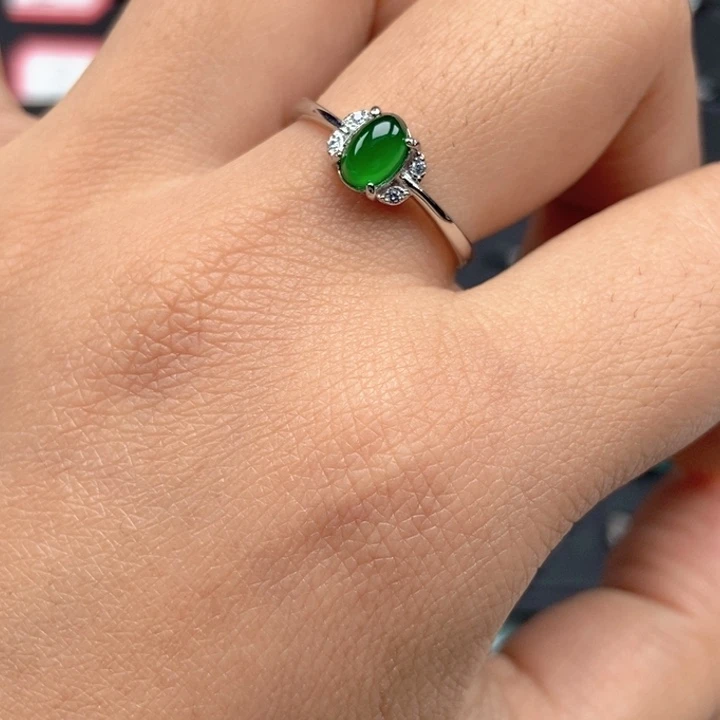 翡翠未镶嵌戒指戒指