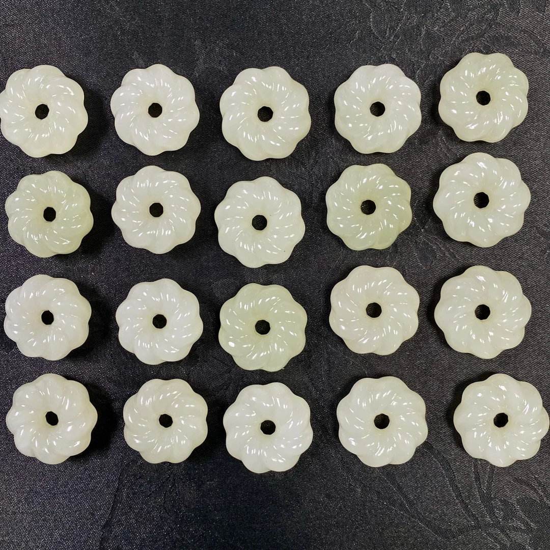 「戴琴珠宝」DQ4710-和田玉莫比乌斯环吊坠（多样性发其一）