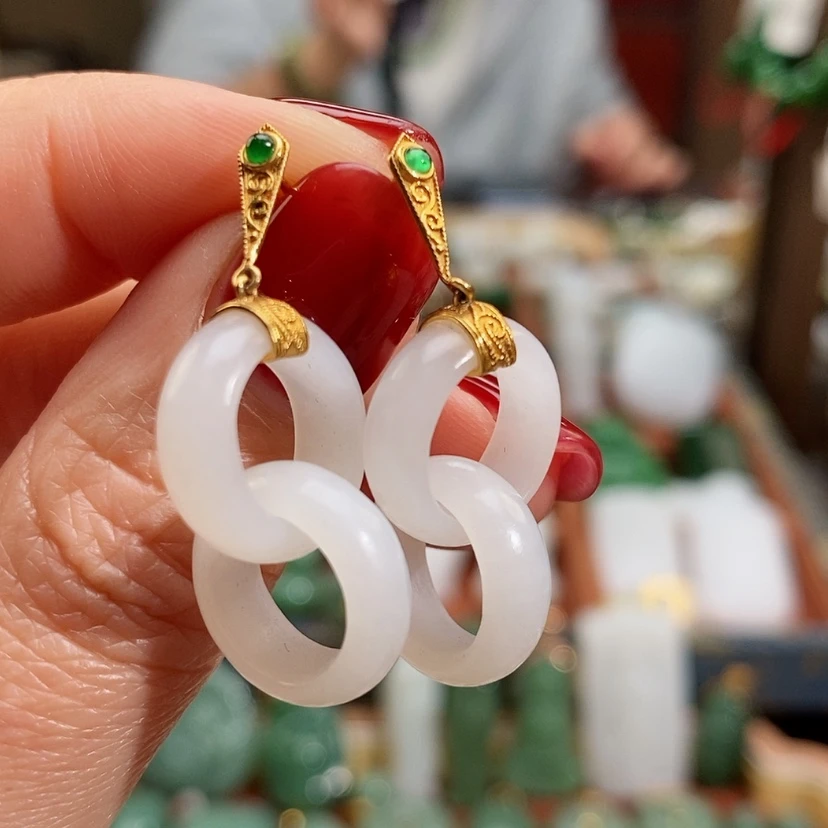 【闪购商品】18K金镶嵌和田玉耳饰