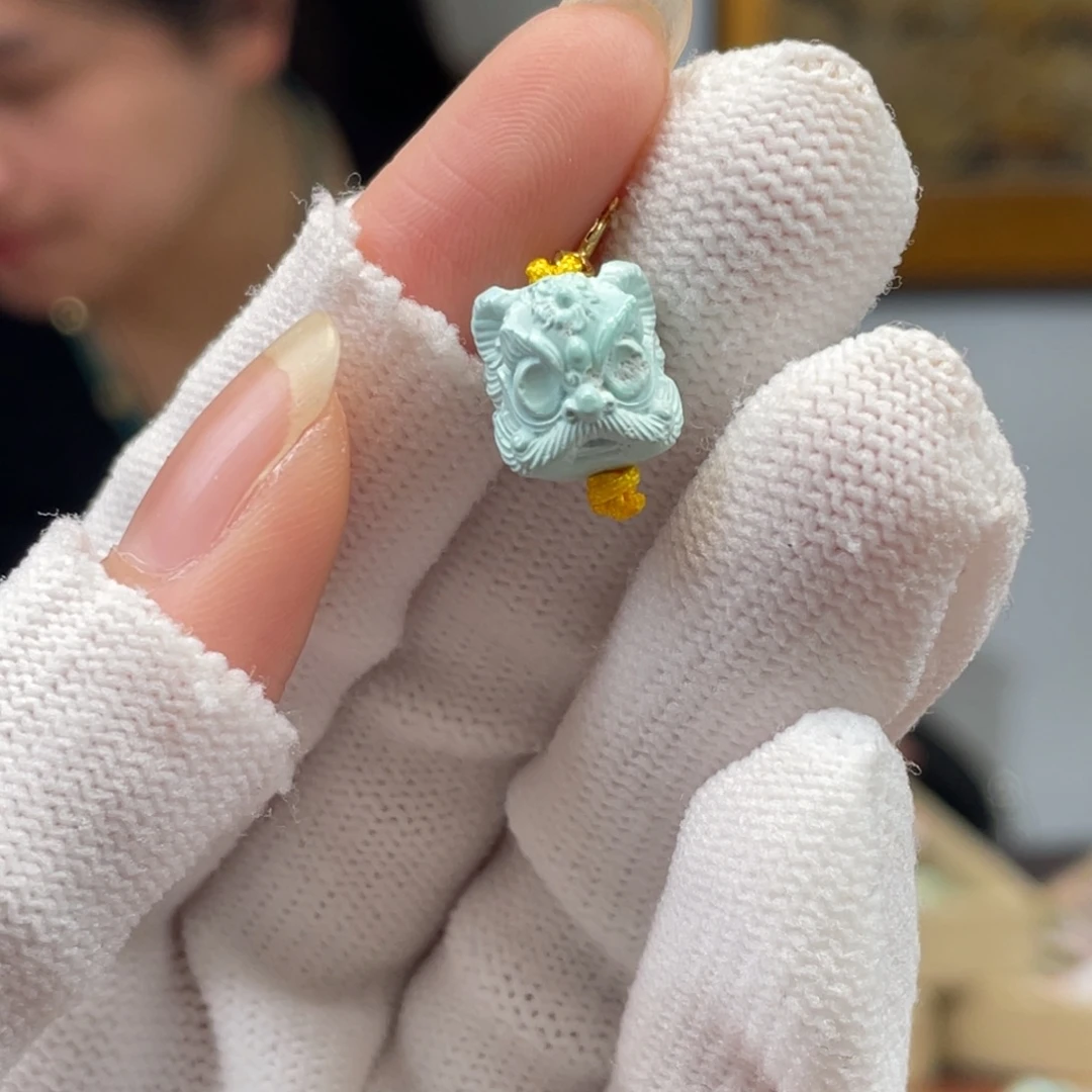 绿松石未镶嵌挂件