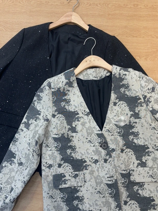 新款V领韩系西装外套