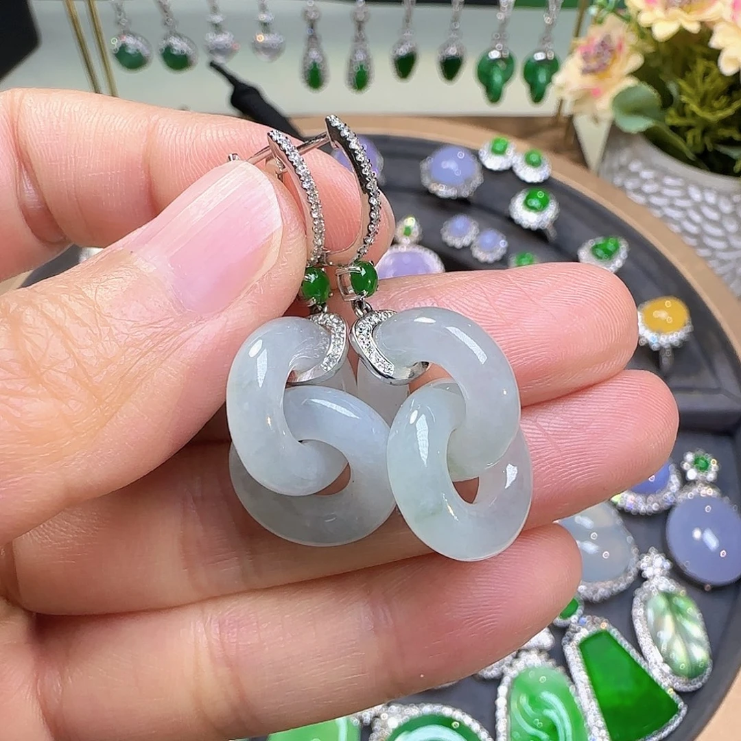 翡翠耳饰18K金镶嵌翡翠耳饰18K金镶嵌