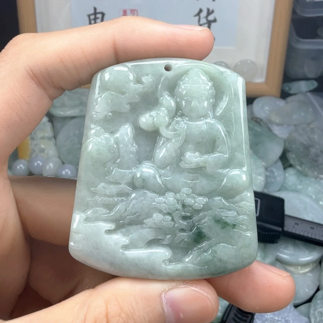 翡翠挂件未镶嵌翡翠
