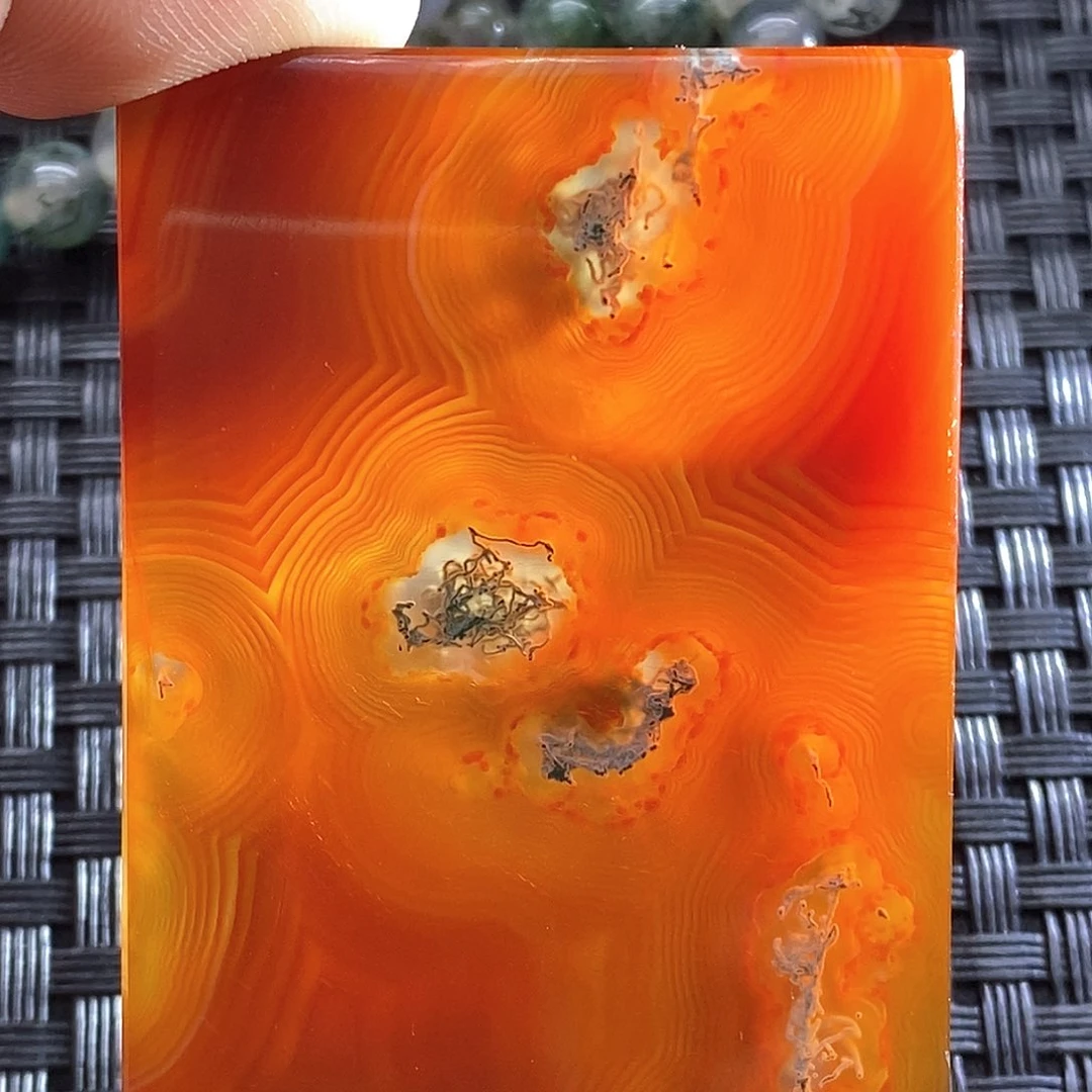 未镶嵌颈饰玛瑙/玉髓聚**叔