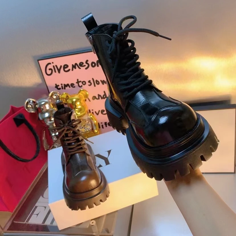 爱棠2025秋季新款厚底女士马丁靴89