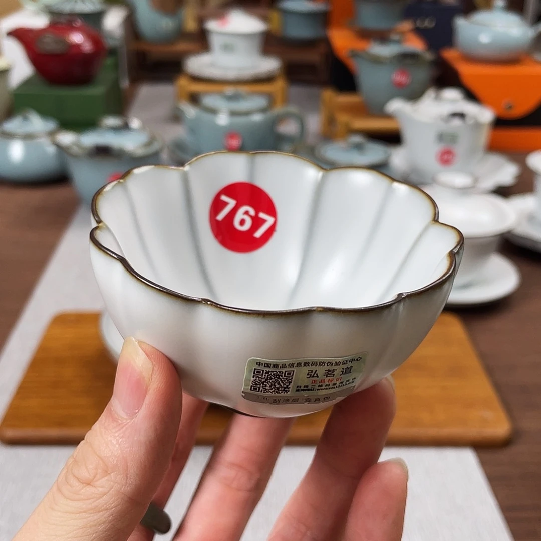 瓷片小微瑕。。。。。。。。。。。