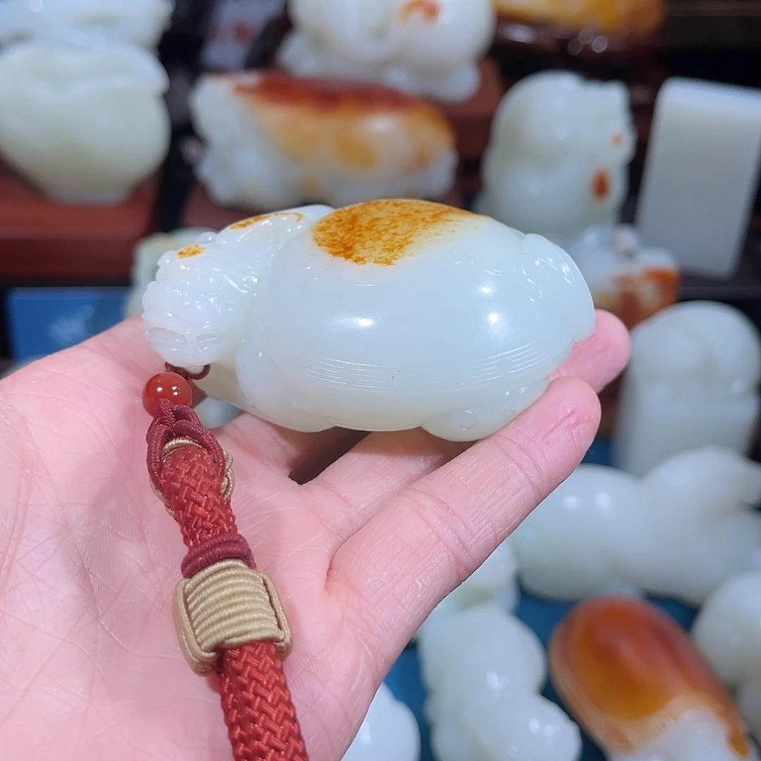 颈饰未镶嵌和田玉（糖玉）