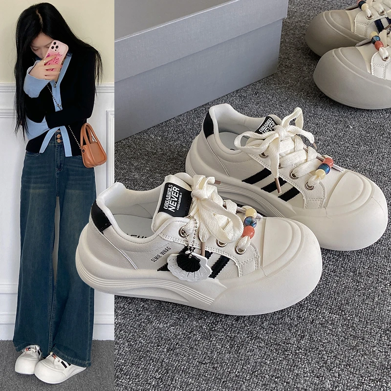 小白鞋女秋季2025新款时尚学生厚底配裙子板鞋百搭运动休闲面包鞋