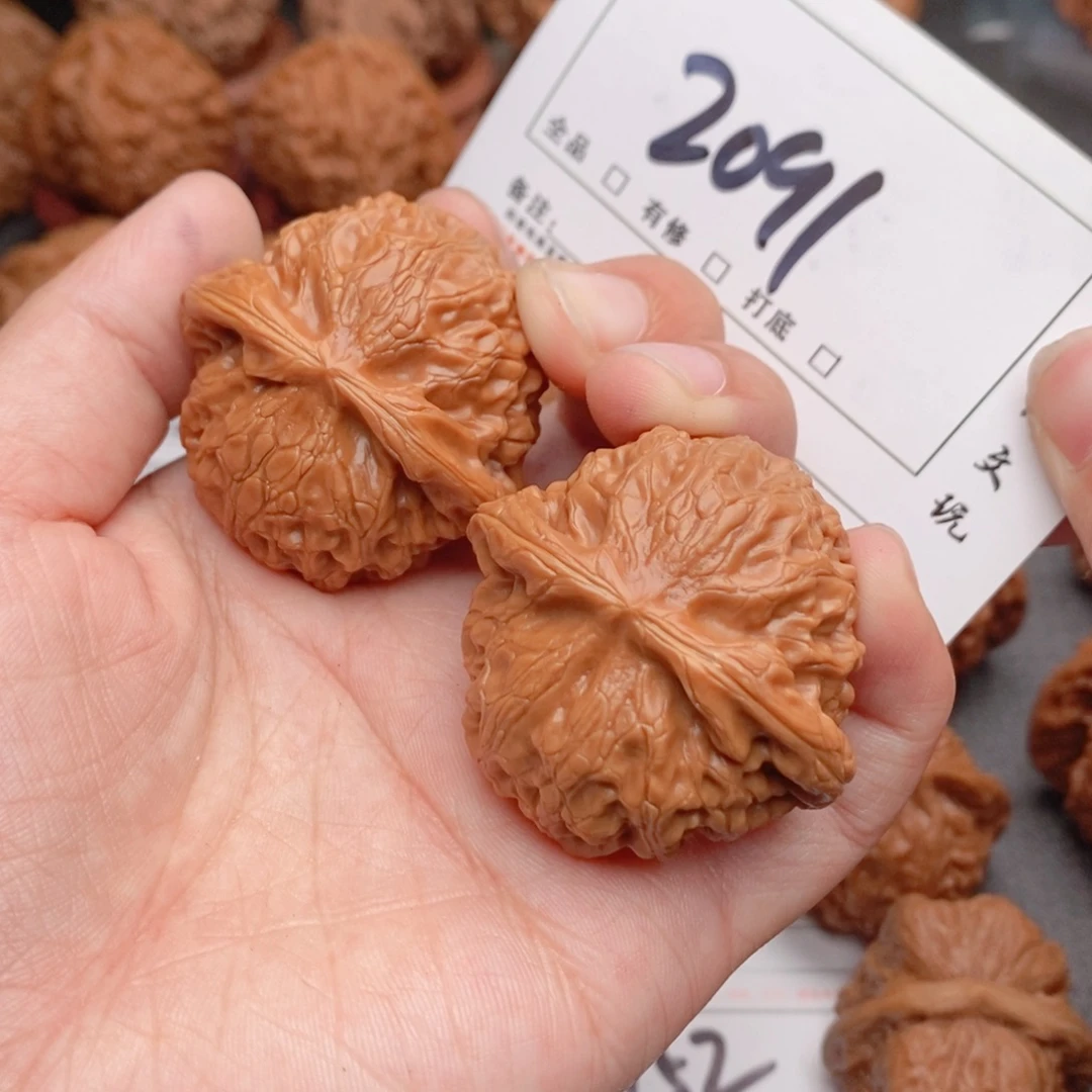 文玩核桃吊坠42宫灯2091