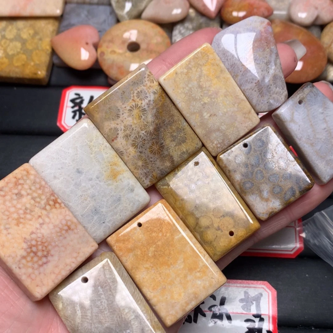 【闪购商品】硅化玉颈饰未镶嵌你****一