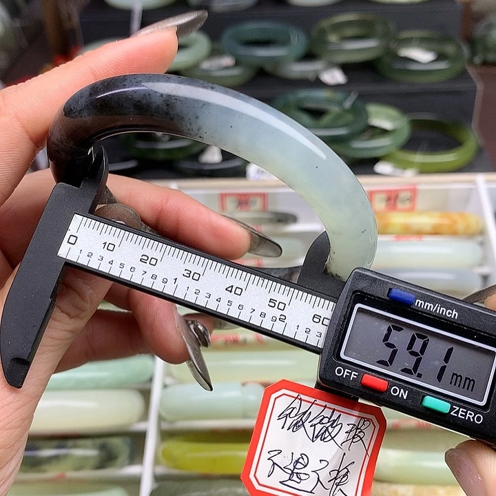 蛇纹石玉手镯未镶嵌698