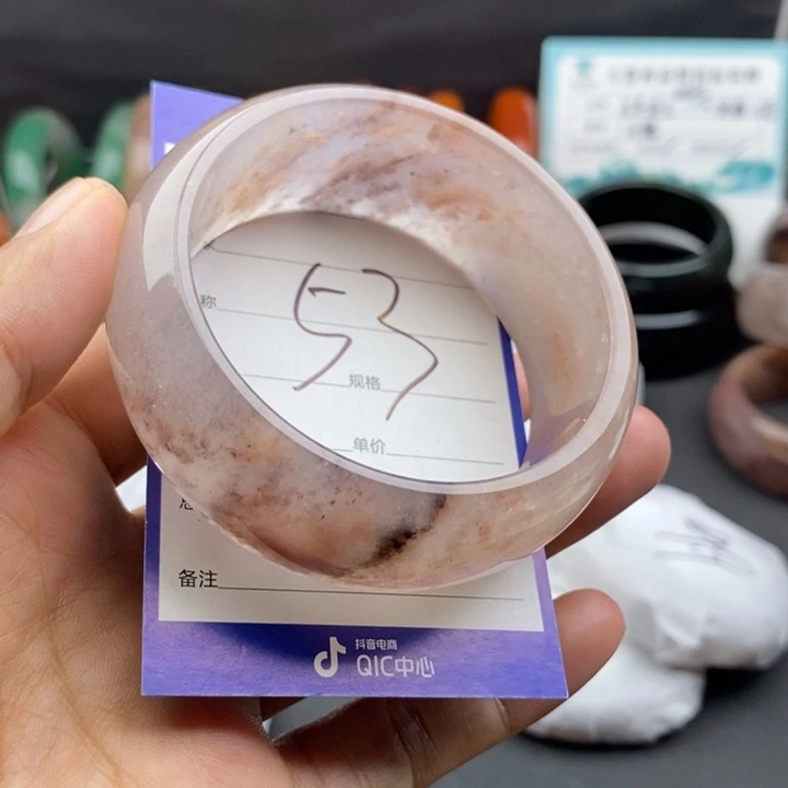 未镶嵌手镯石英质玉