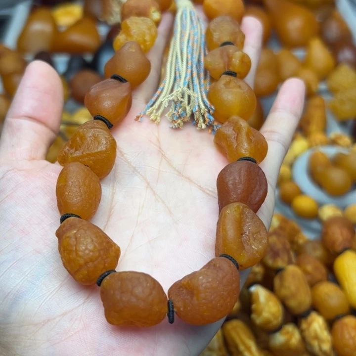 琥珀未镶嵌颈饰天然蜜蜡