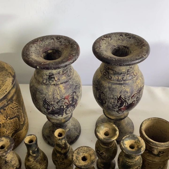 花瓶。    摆件。