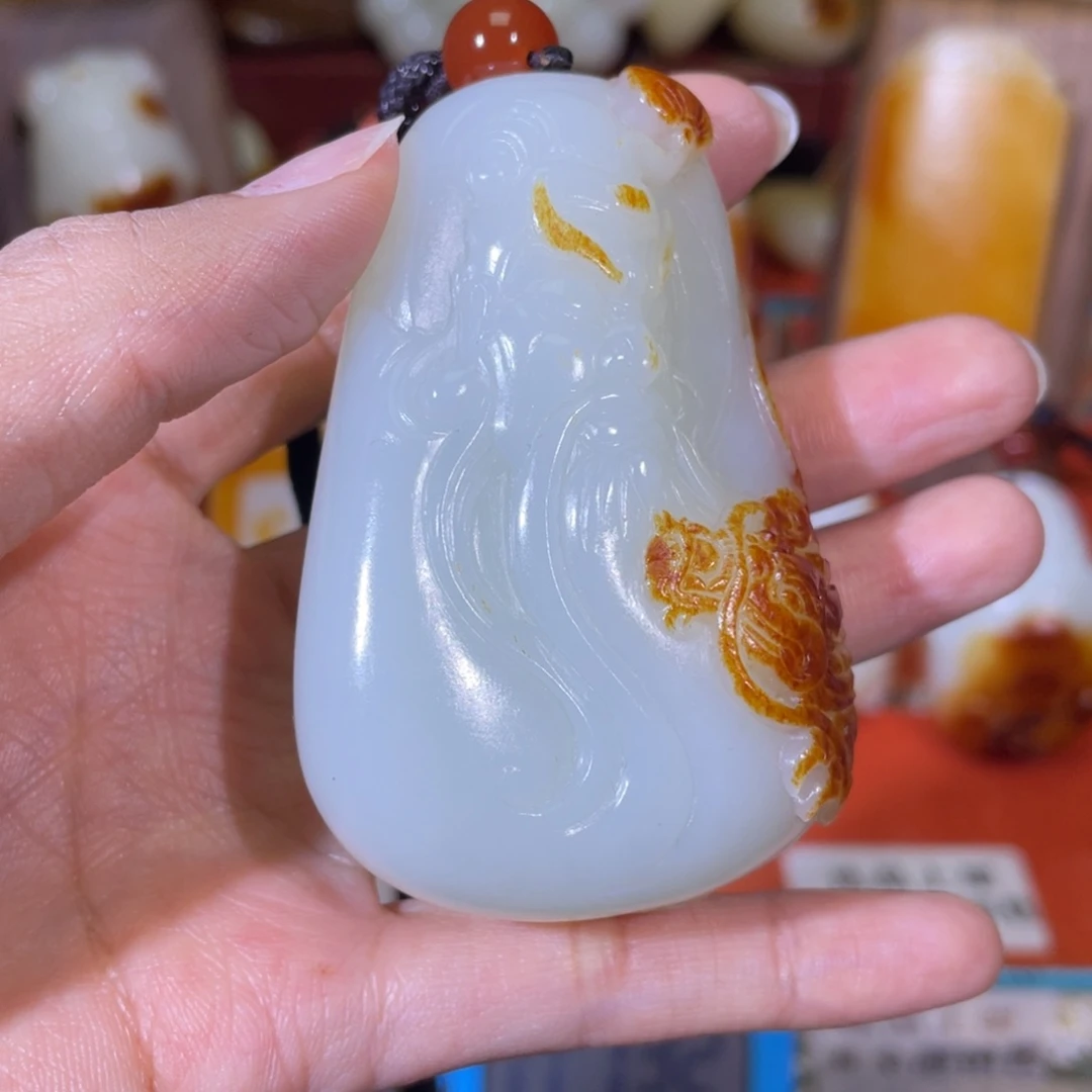 往***。和田玉未镶嵌把件