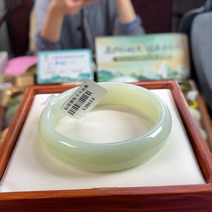 和田玉未镶嵌手镯54/55
